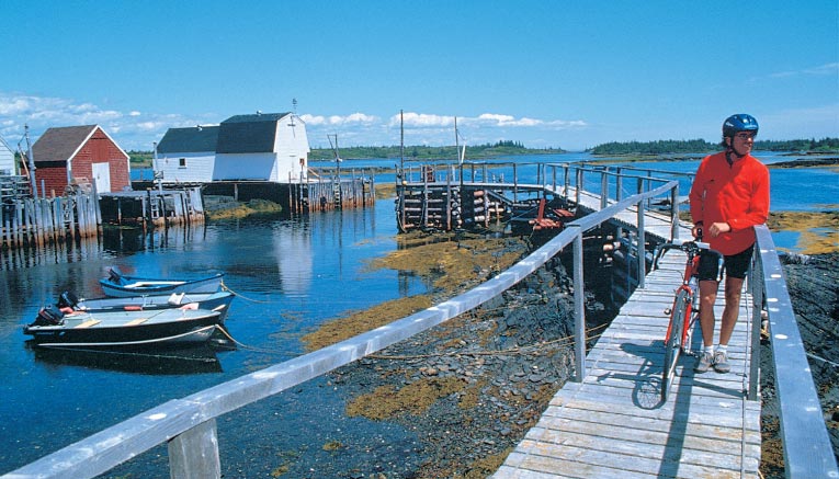 Bnsq-novascotia-biking-12